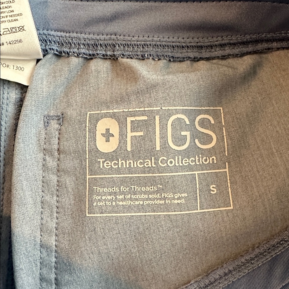 Figs Heather Denim Blue Scrub Set - Picture 5 of 5